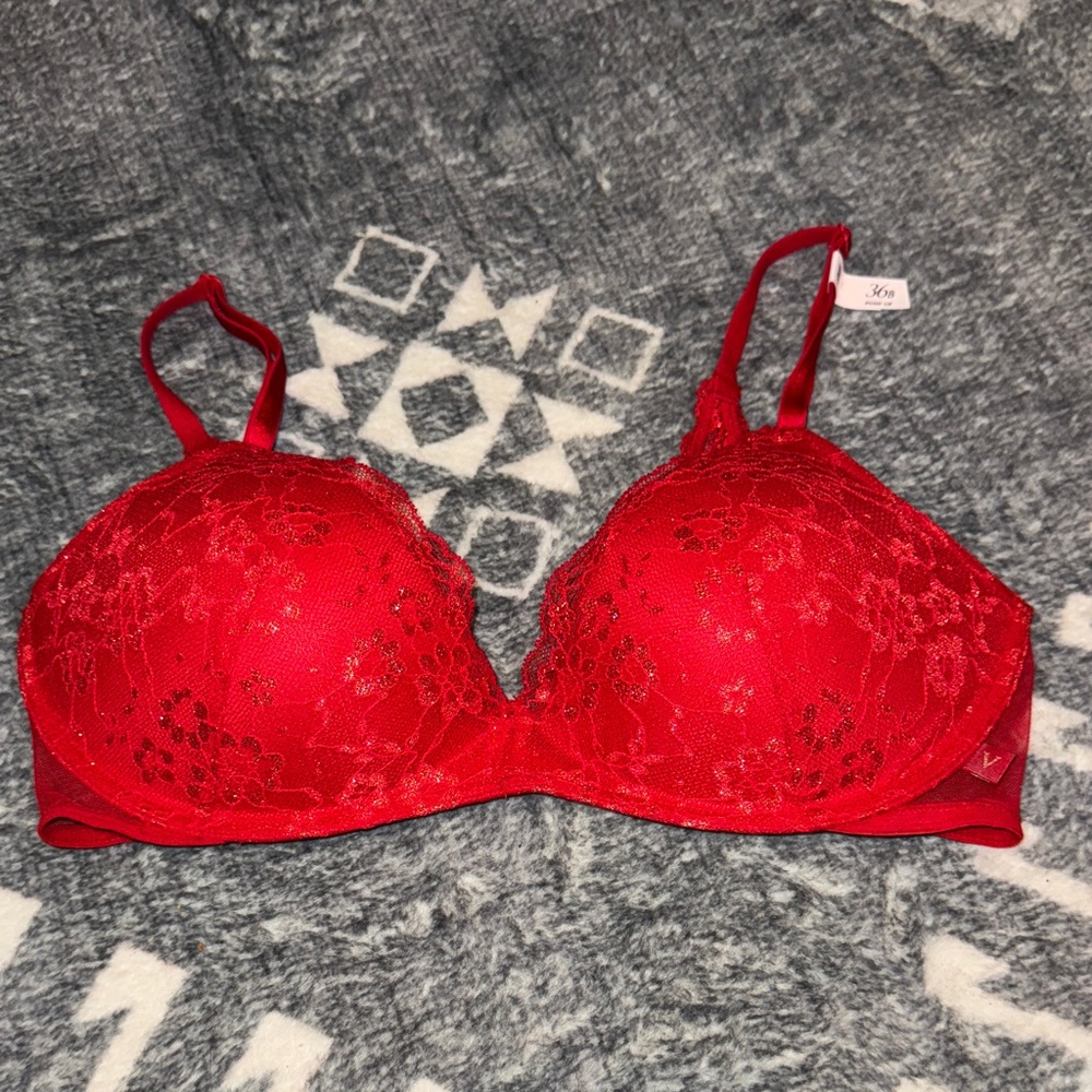 Victoria's Secret Scarlet Red Lace Shimmer Padded No Wire Push-Up Bra 36B NWT